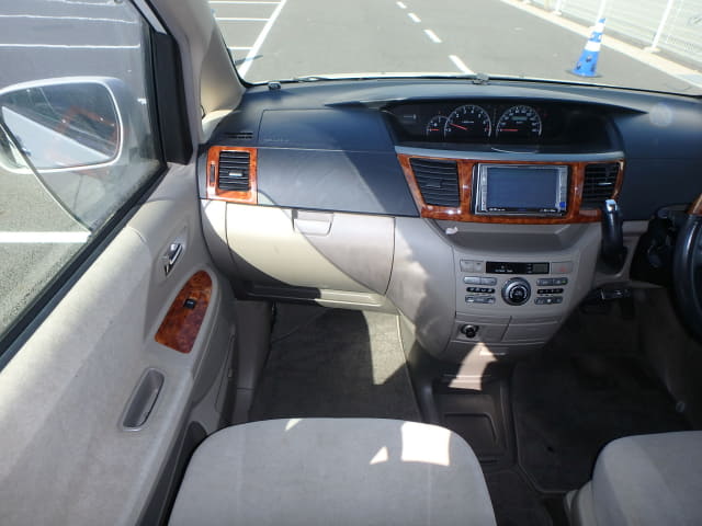 TOYOTA Noah thumbnail 33