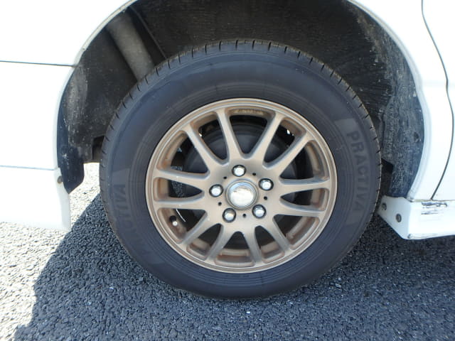 TOYOTA Noah thumbnail 11