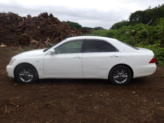 TOYOTA Crown thumbnail 2