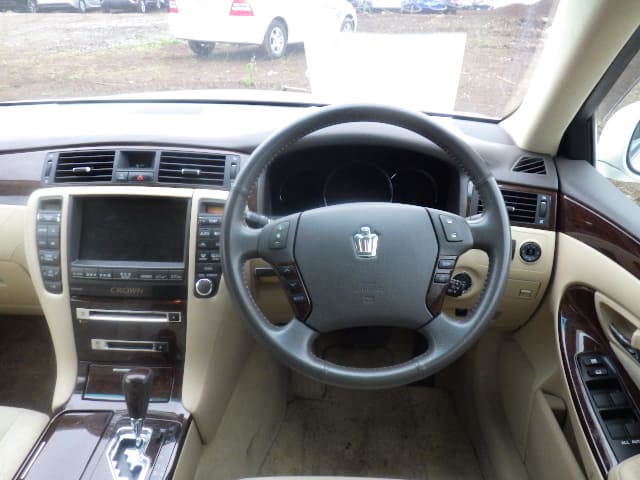 TOYOTA Crown thumbnail 32