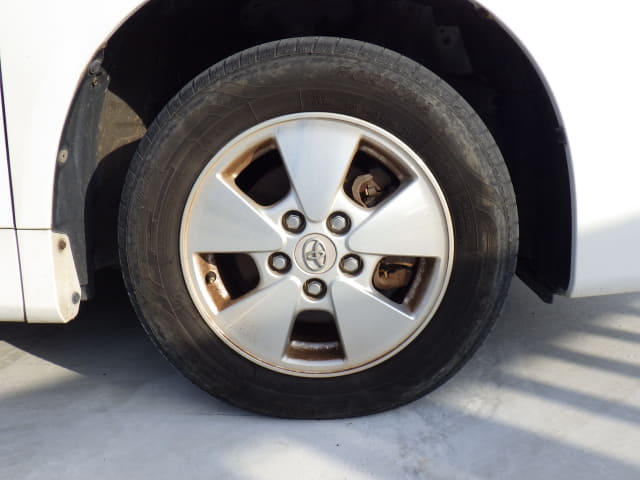 TOYOTA Voxy thumbnail 12