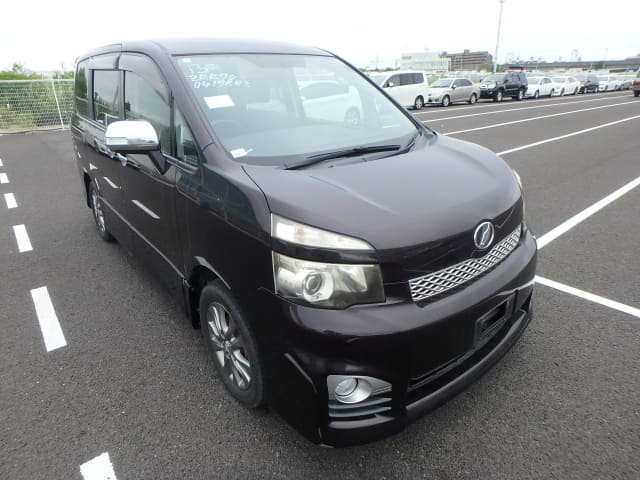 TOYOTA Voxy thumbnail 7