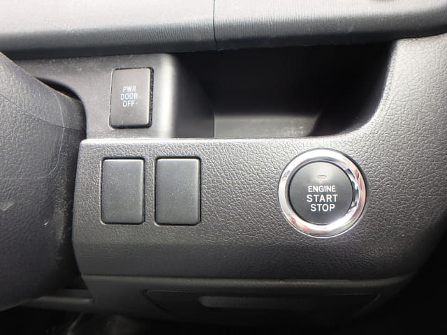 TOYOTA Voxy thumbnail 42