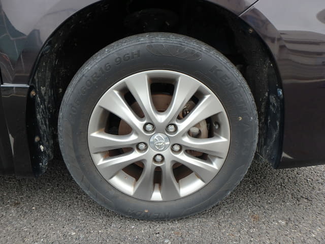TOYOTA Voxy thumbnail 12