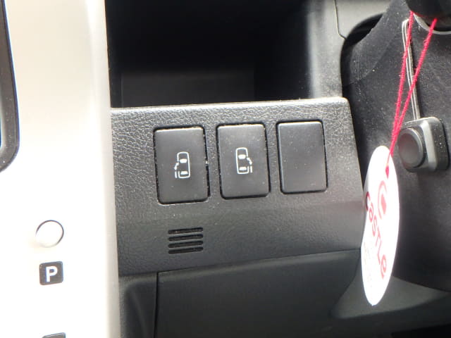 TOYOTA Voxy thumbnail 43