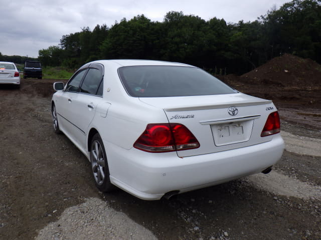 TOYOTA Crown thumbnail 3
