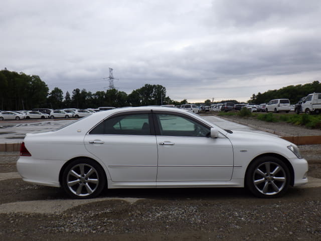 TOYOTA Crown thumbnail 6