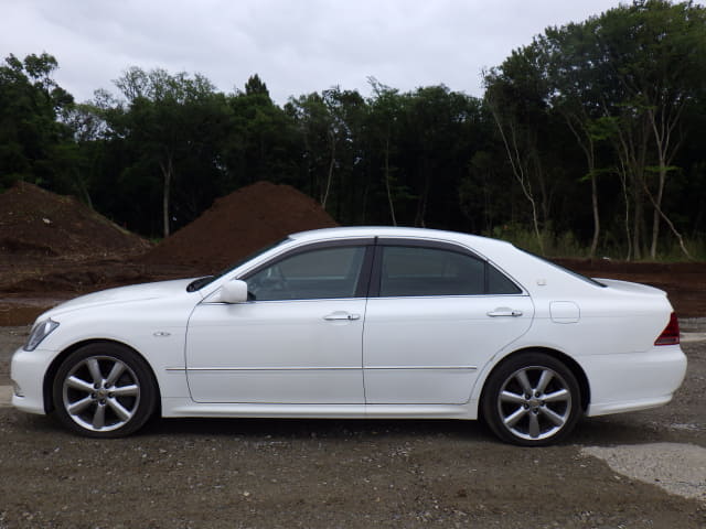 TOYOTA Crown thumbnail 2