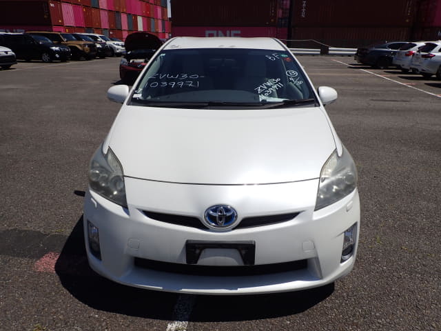 TOYOTA Prius thumbnail 8