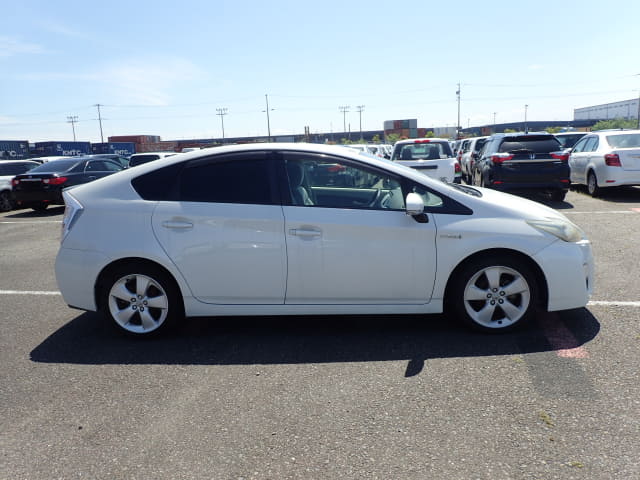 TOYOTA Prius thumbnail 6