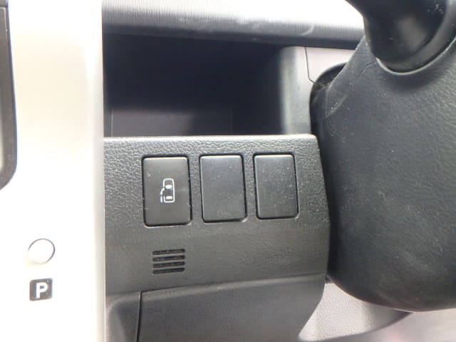 TOYOTA Voxy thumbnail 41