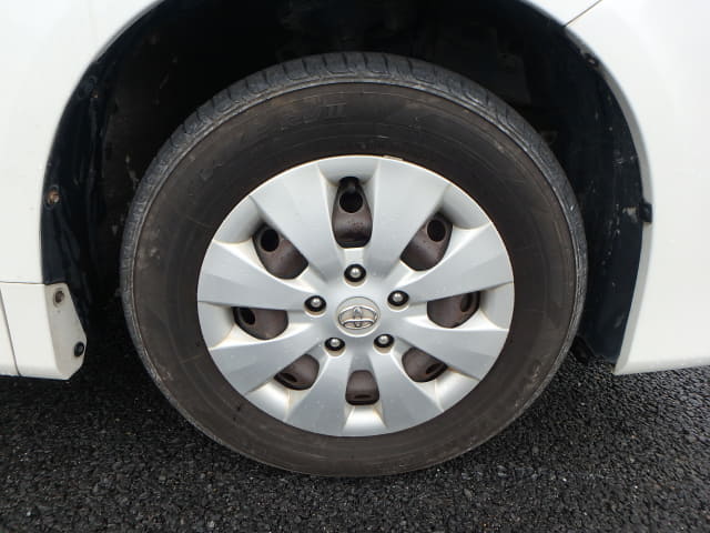 TOYOTA Voxy thumbnail 12