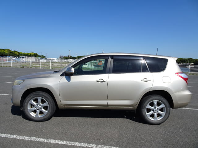 TOYOTA Vanguard thumbnail 2