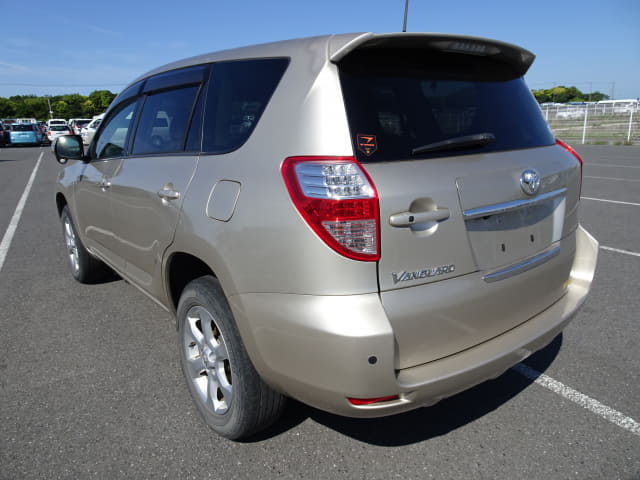 TOYOTA Vanguard thumbnail 3