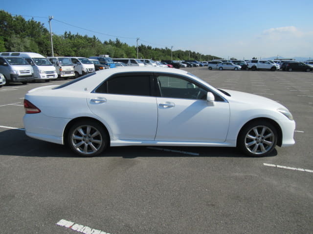 TOYOTA Crown thumbnail 6
