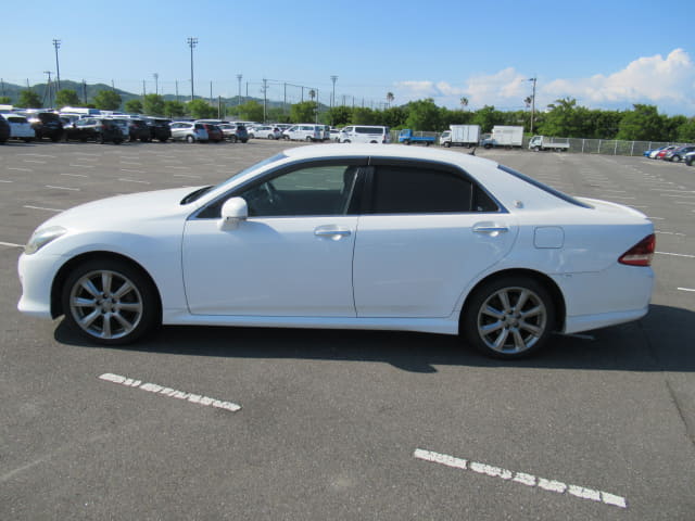 TOYOTA Crown thumbnail 2