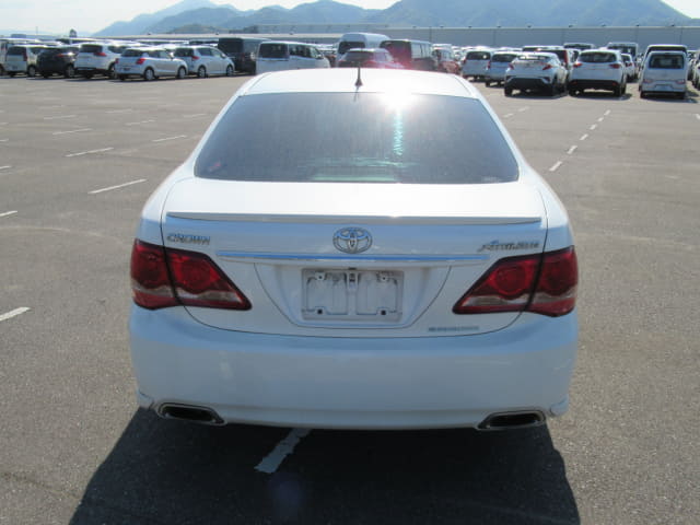 TOYOTA Crown thumbnail 4