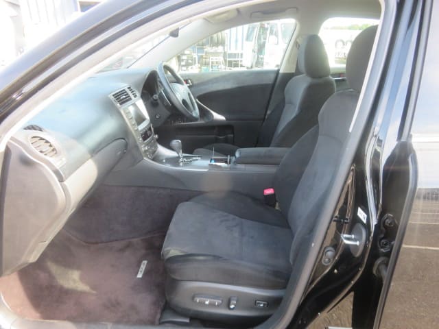 LEXUS IS thumbnail 26