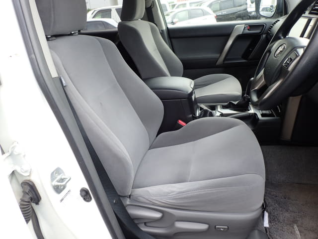TOYOTA Land Cruiser Prado thumbnail 25