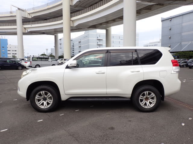 TOYOTA Land Cruiser Prado thumbnail 2