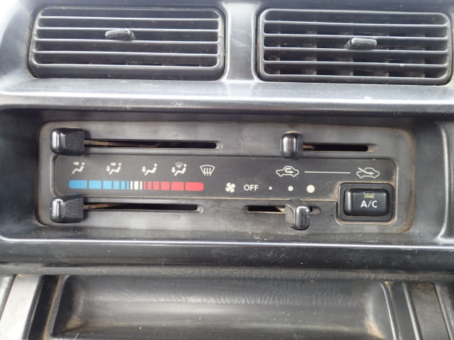 DAIHATSU Hijet Truck thumbnail 36