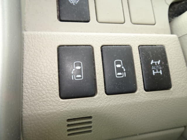 TOYOTA Noah thumbnail 47