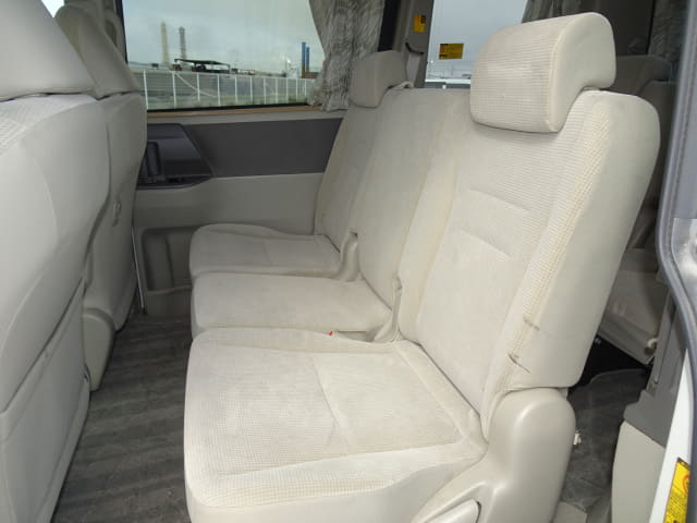 TOYOTA Noah thumbnail 27