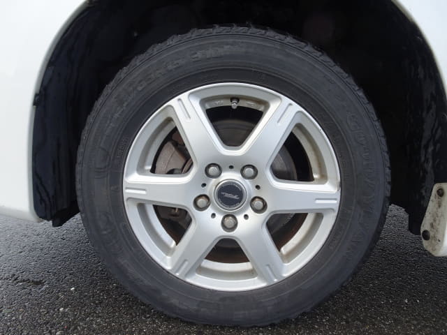 TOYOTA Noah thumbnail 9