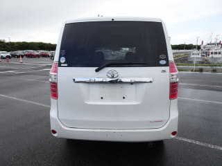 2009 TOYOTA Noah