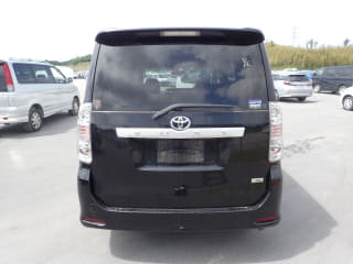 2010 TOYOTA Voxy