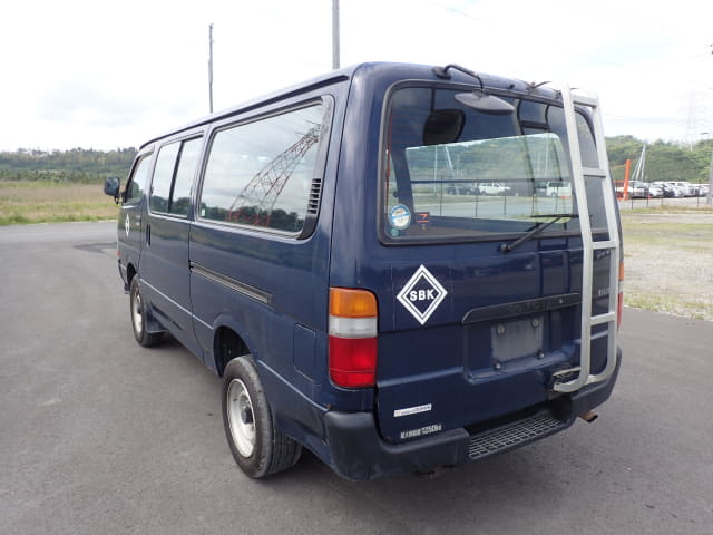 TOYOTA Hiace Van thumbnail 3