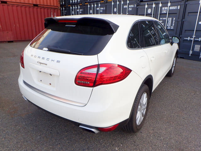 Porsche Cayenne thumbnail 5