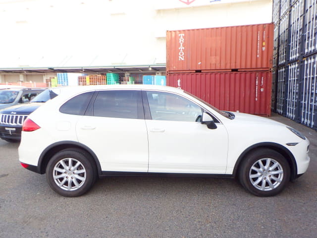Porsche Cayenne thumbnail 6