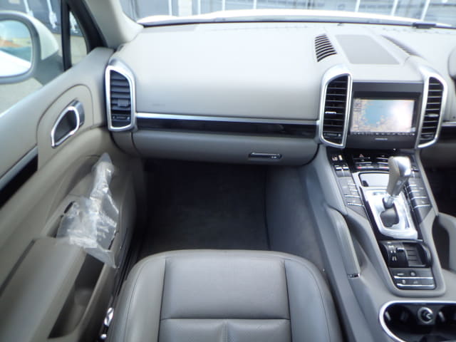 Porsche Cayenne thumbnail 33