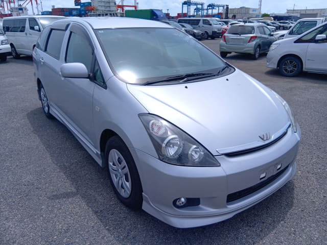 TOYOTA Wish thumbnail 7