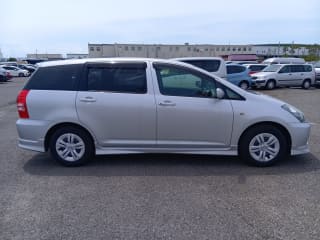 2004 TOYOTA Wish