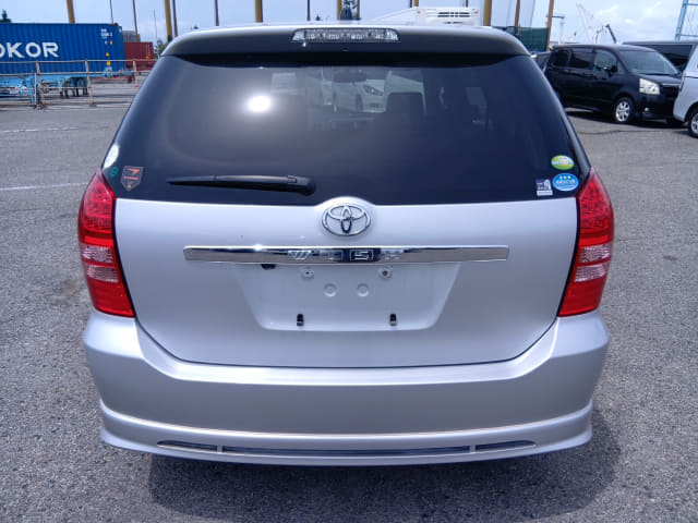 TOYOTA Wish thumbnail 4