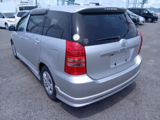 2004 TOYOTA Wish