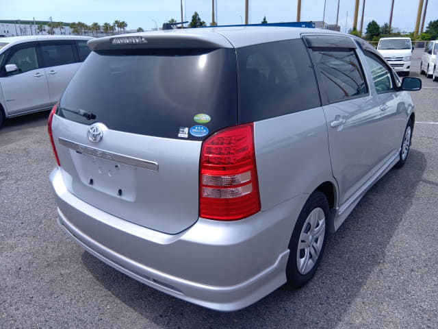 TOYOTA Wish thumbnail 5