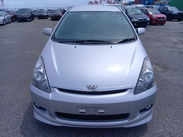 TOYOTA Wish thumbnail 8