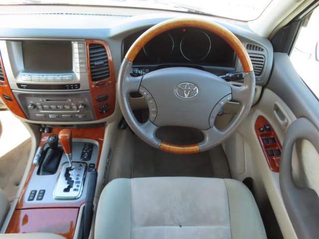 TOYOTA Land Cruiser thumbnail 33