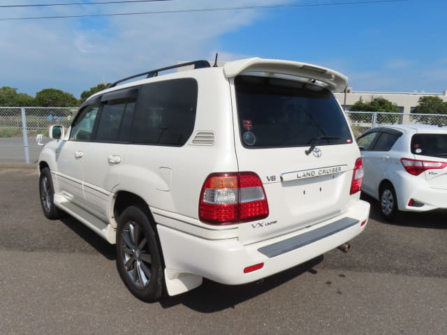 TOYOTA Land Cruiser thumbnail 3