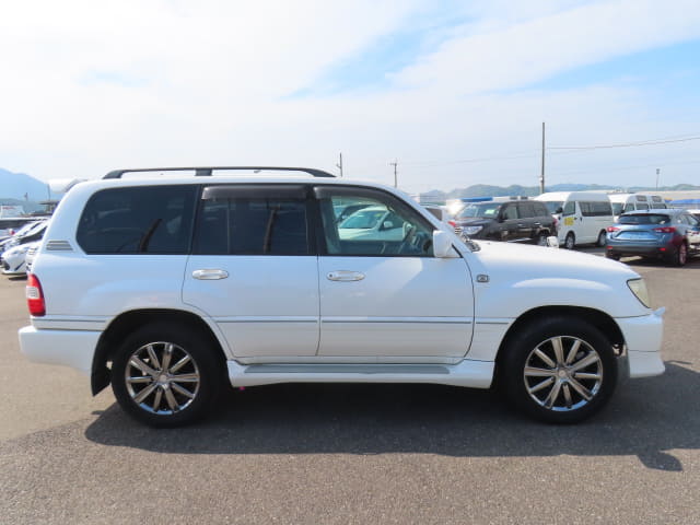 TOYOTA Land Cruiser thumbnail 6