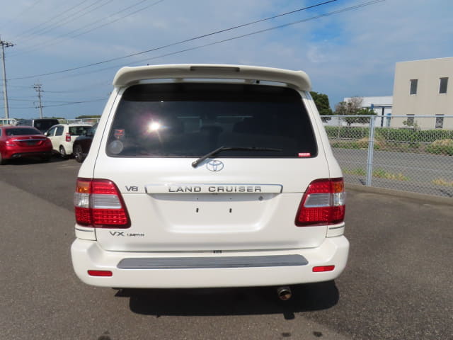 TOYOTA Land Cruiser thumbnail 4