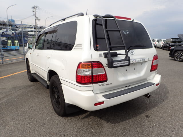 TOYOTA Land Cruiser thumbnail 3