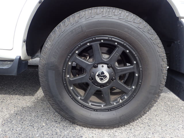 TOYOTA Land Cruiser thumbnail 10