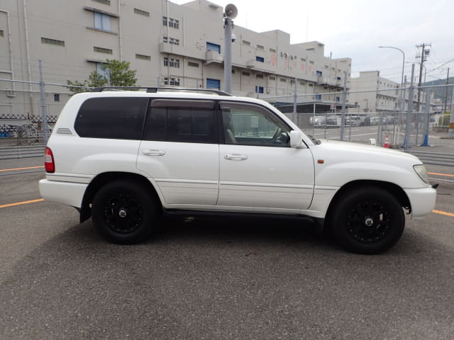 TOYOTA Land Cruiser thumbnail 6