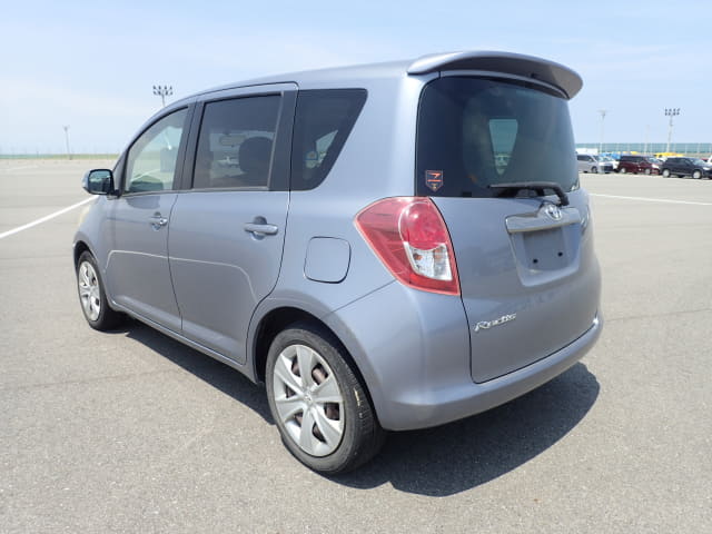 TOYOTA Ractis thumbnail 3