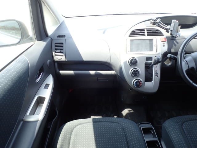 TOYOTA Ractis thumbnail 32