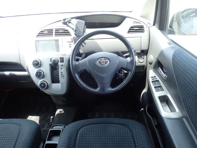 TOYOTA Ractis thumbnail 31